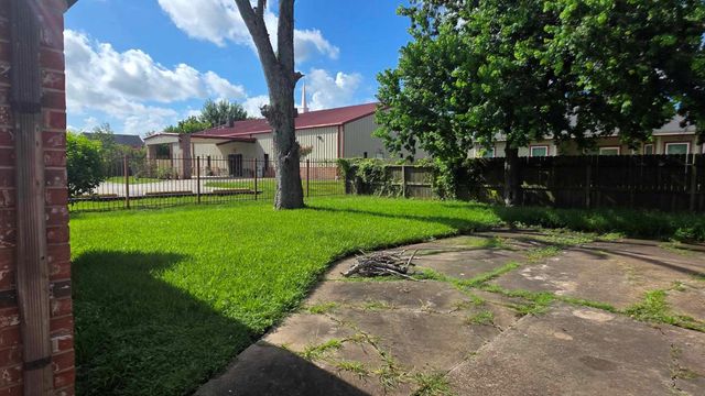 4532 Briscoe Street, Houston, TX 77051