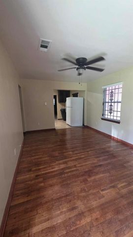 4532 Briscoe Street, Houston, TX 77051