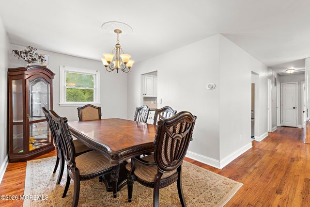 35 Chesapeake Road, Manalapan, NJ 07726