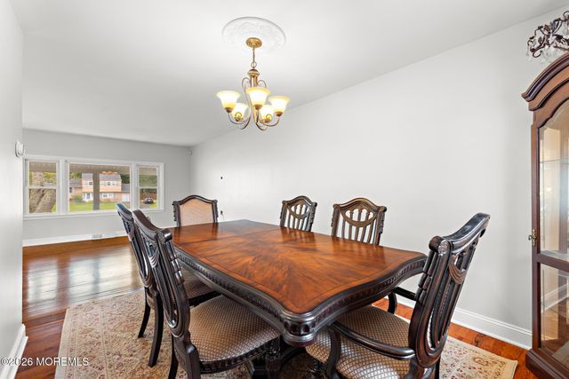 35 Chesapeake Road, Manalapan, NJ 07726