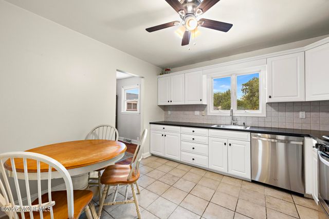 35 Chesapeake Road, Manalapan, NJ 07726
