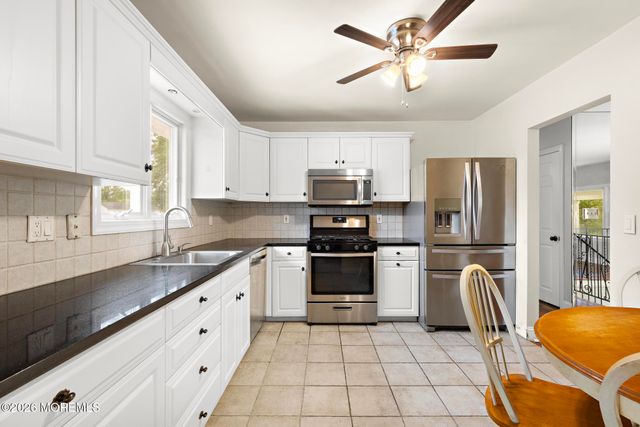 35 Chesapeake Road, Manalapan, NJ 07726