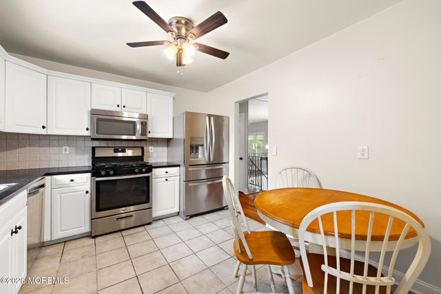 35 Chesapeake Road, Manalapan, NJ 07726