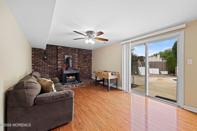35 Chesapeake Road, Manalapan, NJ 07726