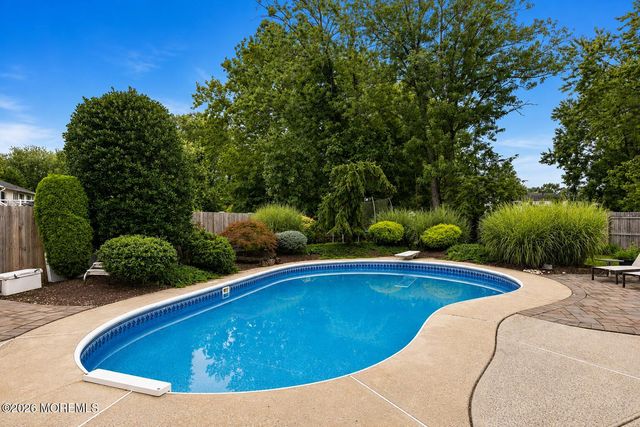 35 Chesapeake Road, Manalapan, NJ 07726
