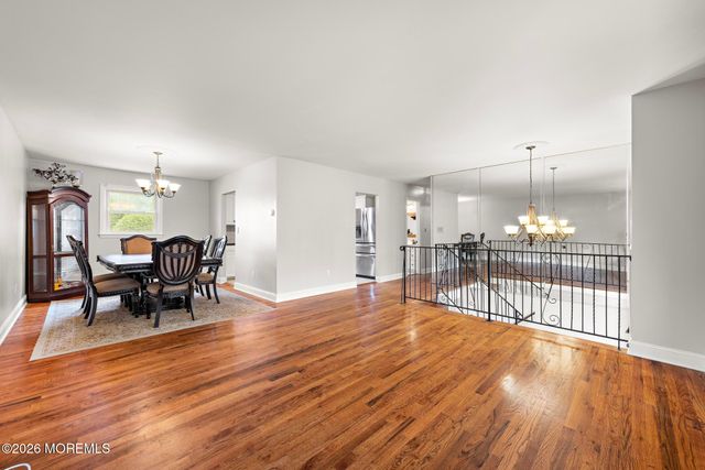 35 Chesapeake Road, Manalapan, NJ 07726