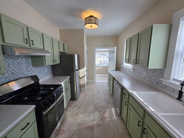 6547 Monroe Avenue, Hammond, IN 46324