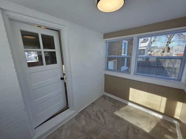 6547 Monroe Avenue, Hammond, IN 46324