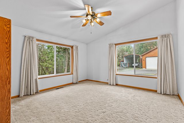 455 Dutcher Creek Road, Grants Pass, OR 97527