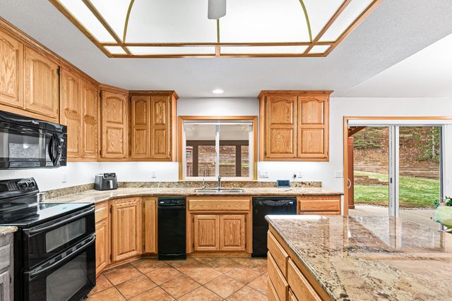 455 Dutcher Creek Road, Grants Pass, OR 97527