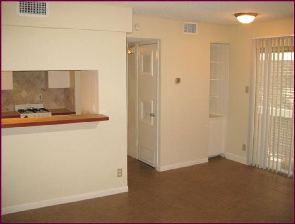 2612 Salado ST 102, Austin, TX 78705