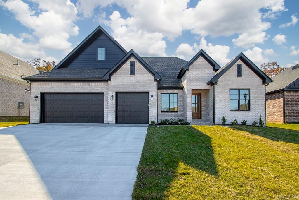 533 Valley Oak Dr, Sherwood, AR 72120