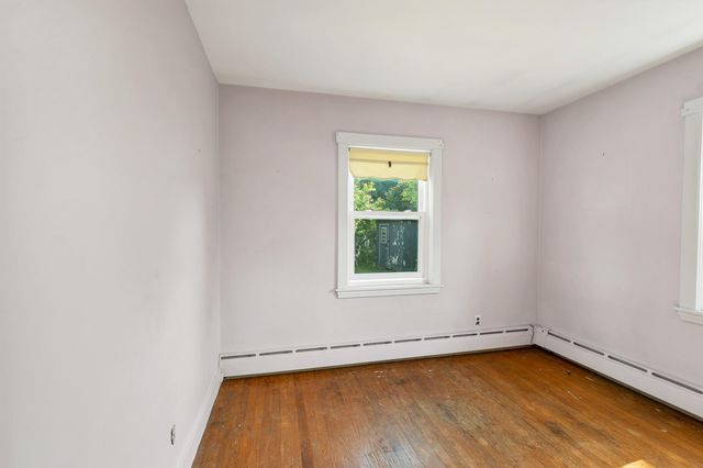 3 Pond Street, Newmarket, NH 03857