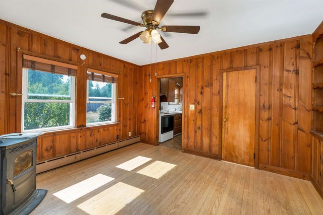 3 Pond Street, Newmarket, NH 03857