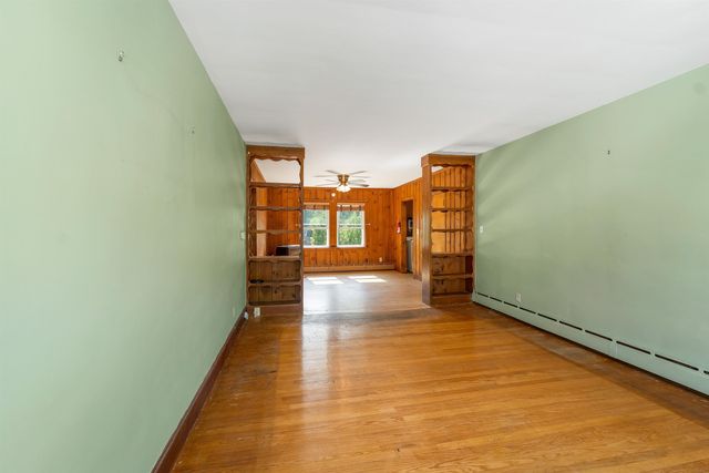 3 Pond Street, Newmarket, NH 03857