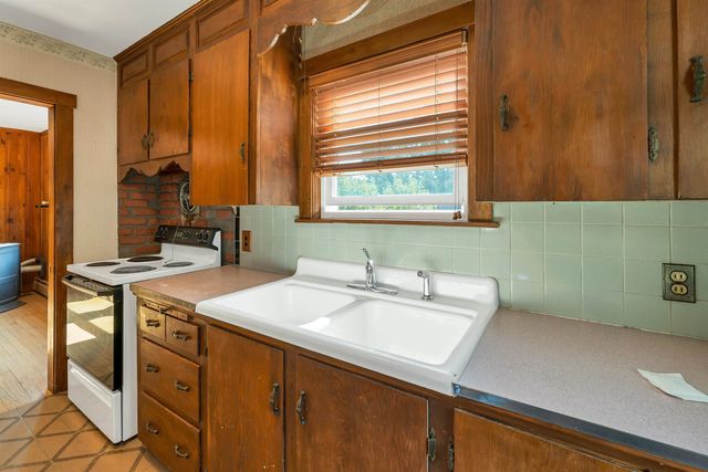3 Pond Street, Newmarket, NH 03857