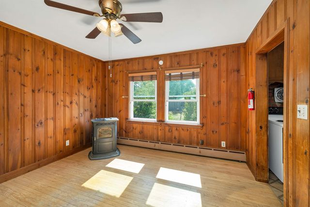 3 Pond Street, Newmarket, NH 03857