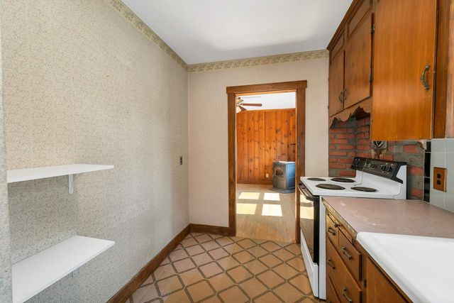 3 Pond Street, Newmarket, NH 03857