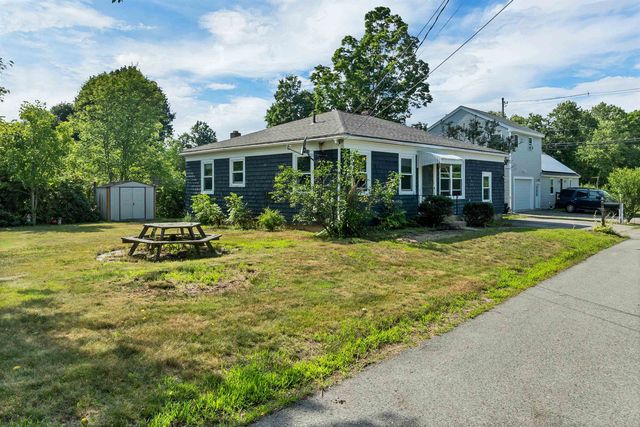 3 Pond Street, Newmarket, NH 03857