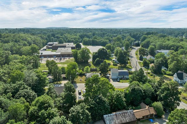 3 Pond Street, Newmarket, NH 03857