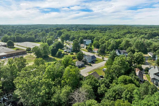 3 Pond Street, Newmarket, NH 03857