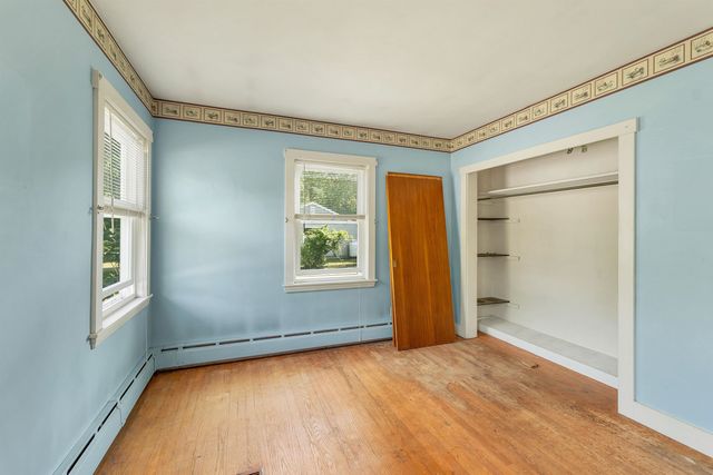 3 Pond Street, Newmarket, NH 03857