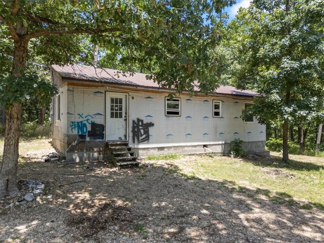 257 & 303 Stoppel Road, Eureka Springs, AR 72632