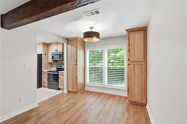 8346 NW Barrybrooke Drive, Kansas City, MO 64151