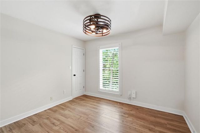 8346 NW Barrybrooke Drive, Kansas City, MO 64151