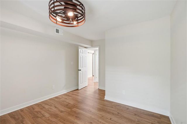 8346 NW Barrybrooke Drive, Kansas City, MO 64151