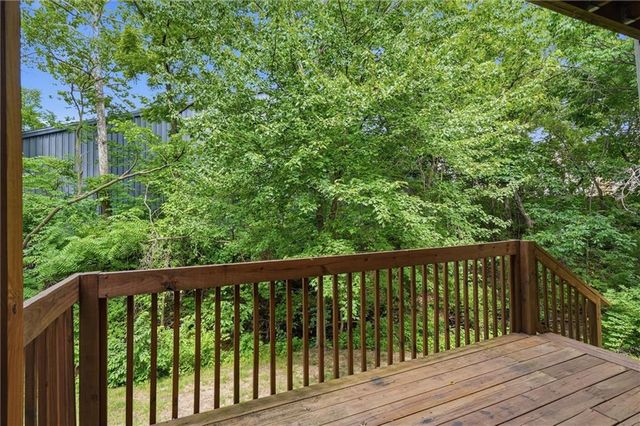 8346 NW Barrybrooke Drive, Kansas City, MO 64151