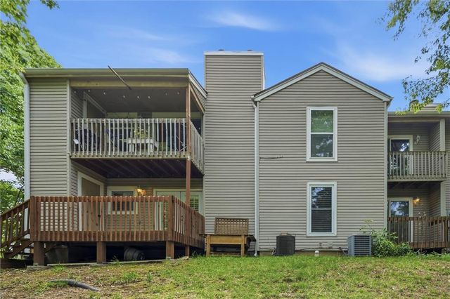 8346 NW Barrybrooke Drive, Kansas City, MO 64151