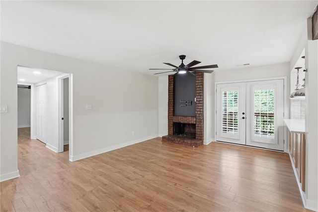 8346 NW Barrybrooke Drive, Kansas City, MO 64151