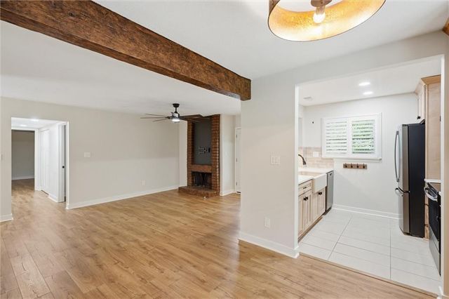 8346 NW Barrybrooke Drive, Kansas City, MO 64151
