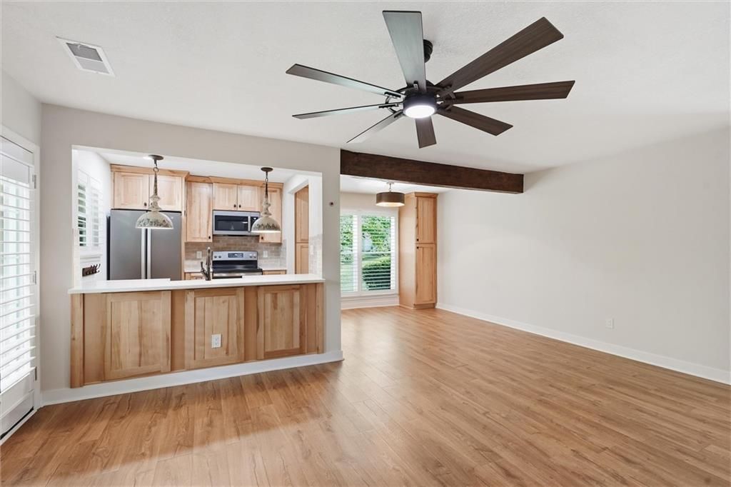 8346 NW Barrybrooke Drive, Kansas City, MO 64151