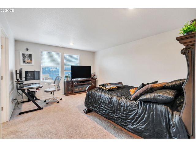 427 LOST LAKE NE St, Salem, OR 97301