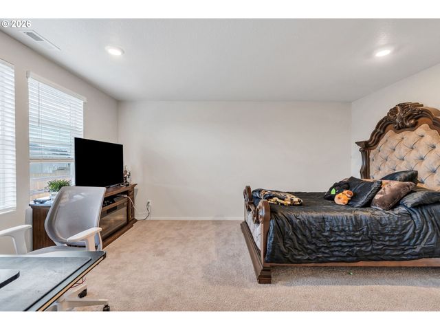 427 LOST LAKE NE St, Salem, OR 97301