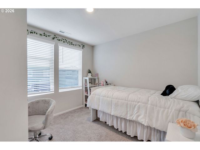 427 LOST LAKE NE St, Salem, OR 97301