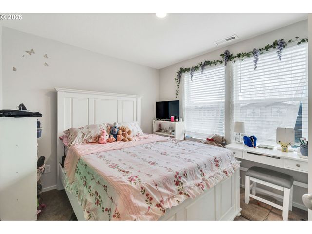 427 LOST LAKE NE St, Salem, OR 97301