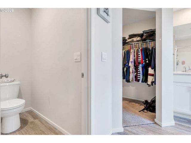 427 LOST LAKE NE St, Salem, OR 97301