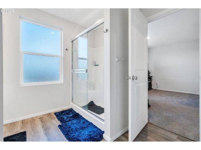 427 LOST LAKE NE St, Salem, OR 97301