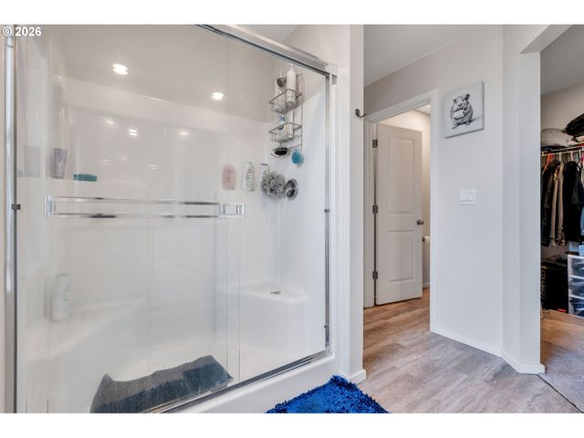 427 LOST LAKE NE St, Salem, OR 97301