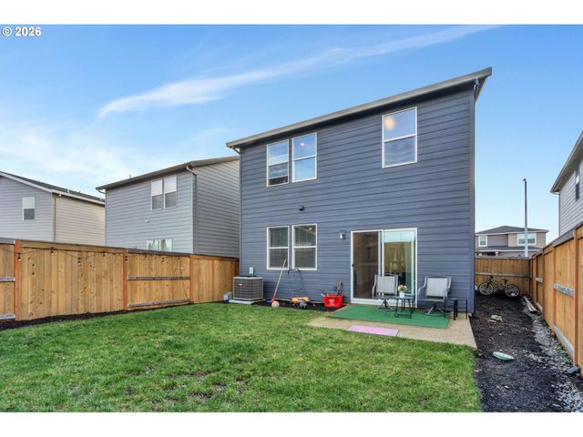 427 LOST LAKE NE St, Salem, OR 97301