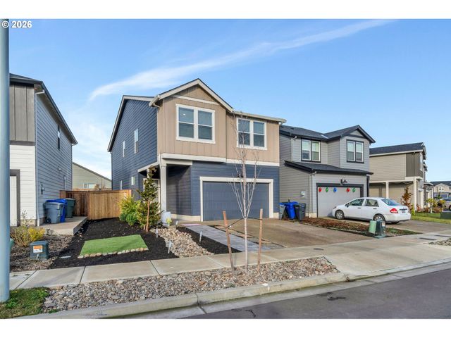 427 LOST LAKE NE St, Salem, OR 97301