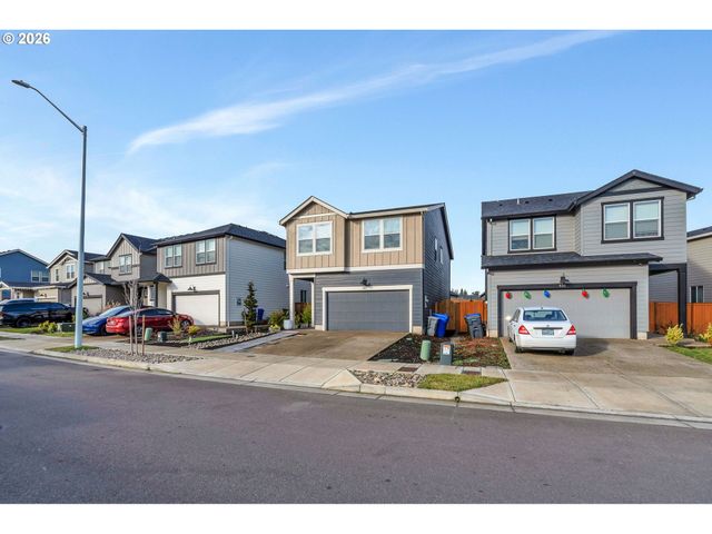 427 LOST LAKE NE St, Salem, OR 97301