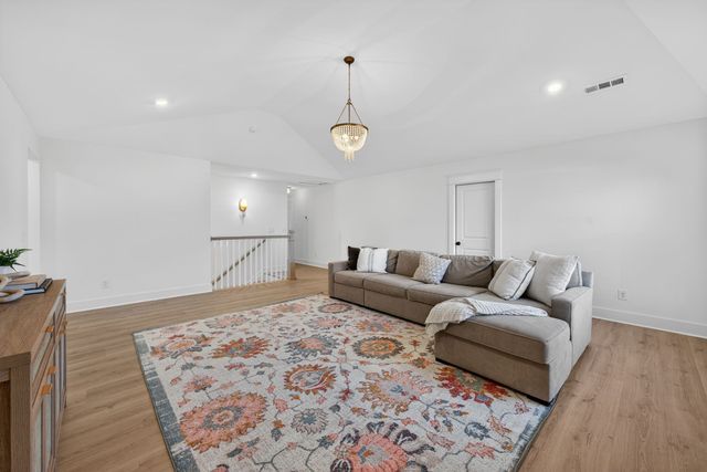 5120 High Park Hill Dr, Arrington, TN 37014