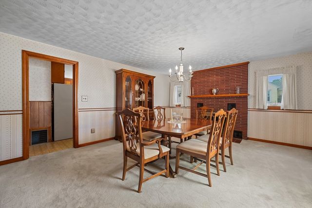 43 Rowena St, Worcester, MA 01606