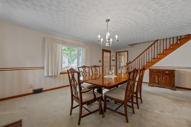 43 Rowena St, Worcester, MA 01606