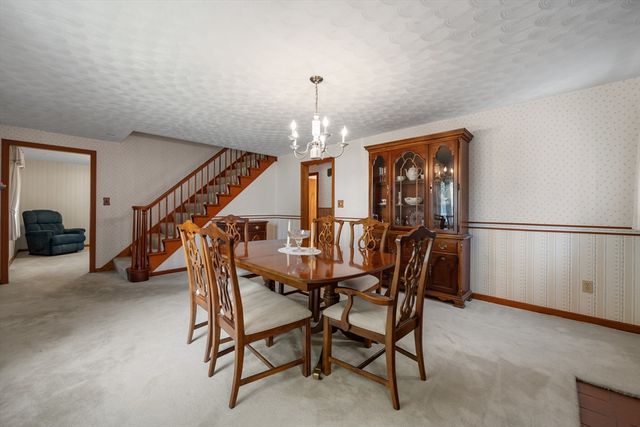 43 Rowena St, Worcester, MA 01606
