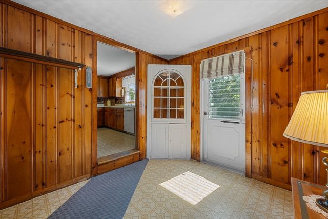 43 Rowena St, Worcester, MA 01606